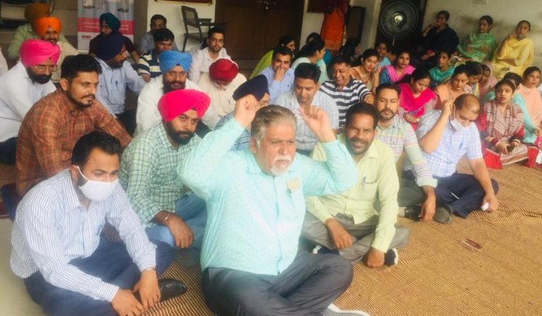 ਡੀ.ਸੀ.ਦਫਤਰ ਦੇ ਕਰਮਚਾਰੀਆਂ ਵੱਲੋ ਅੱਜ ਕਲਮਛੋੜ ਹੜਤਾਲ