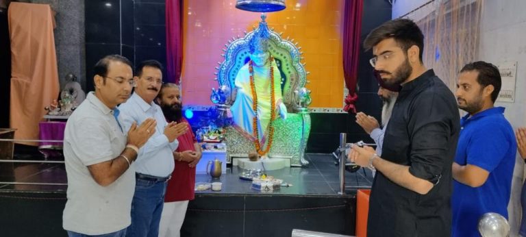 ਵਪਾਰ ਮੰਡਲ ਦੇ ਆਗੂ ਅਮਰਜੀਤ ਮਹਿਤਾ ਨੇ ਜਨਮ ਅਸ਼ਟਮੀ ਮੌਕੇ ਟੇਕਿਆ ਮੱਥਾ