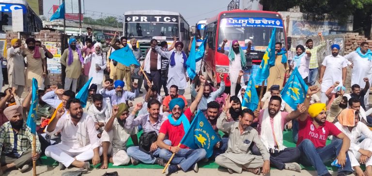 ਪੰਜਾਬ ਰੋਡਵੇਜ਼ ਤੇ ਪਨਬੱਸ ਦੇ ਕੱਚੇ ਵਰਕਰਾਂ ਨੇ ਕੀਤਾ ਬੱਸ ਸਟੈਂਡ ਬੰਦ