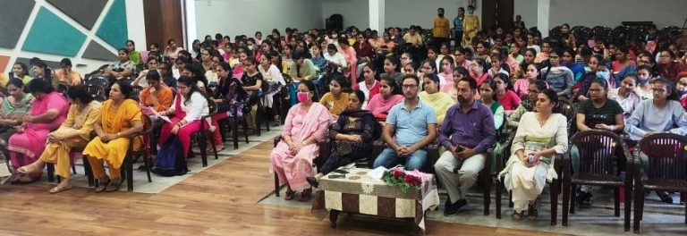 ਐਸ.ਐਸ.ਡੀ. ਗਰਲਜ਼ ਕਾਲਜ ’ਚ ਐਨ.ਐਸ.ਐਸ. ਦਿਵਸ ਮੌਕੇ ਡੇਂਗੂ ਜਾਗਰੂਕਤਾ ਪ੍ਰੋਗਰਾਮ ਅਯੋਜਿਤ