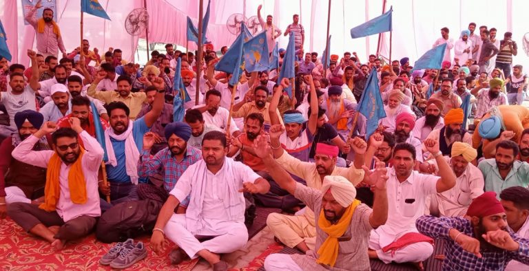 ਪੀਆਰਟੀਸੀ ਕਾਮਿਆਂ ਵਲੋਂ ਅਣਮਿਥੇ ਸਮੇਂ ਦੀ ਹੜਤਾਲ ਸ਼ੁਰੂ