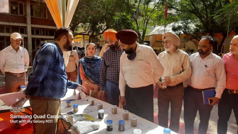 ਹਾੜ੍ਹੀ ਦੀਆਂ ਫਸਲਾਂ ਸਬੰਧੀ ਜ਼ਿਲ੍ਹਾ ਪੱਧਰੀ ਕਿਸਾਨ ਮੇਲਾ ਆਯੋਜਿਤ