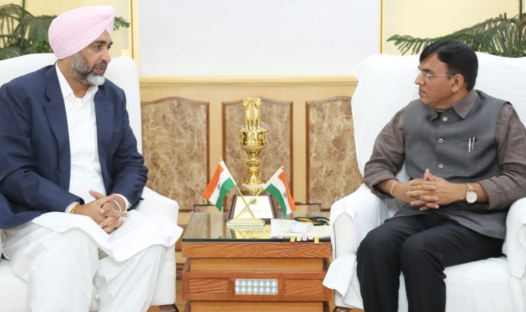 ਬਠਿੰਡਾ ’ਚ ਫਾਰਮਾਸਿਊਟੀਕਲ ਪਾਰਕ ਬਣਾਉਣ ਲਈ ਮੁੜ ਦਿੱਲੀ ਪੁੱਜੇ ਮਨਪ੍ਰੀਤ ਬਾਦਲ