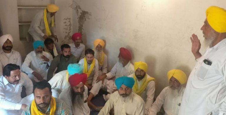 ਨਰਮੇ ਦੇ ਖਰਾਬੇ ਦੇ ਮੁਆਵਜ਼ੇ ਨੂੰ ਲੈ ਕੇ ਕਿਸਾਨ ਅੱਗੇ ਘੇਰਨਗੇ ਸਕੱਤਰੇਤ