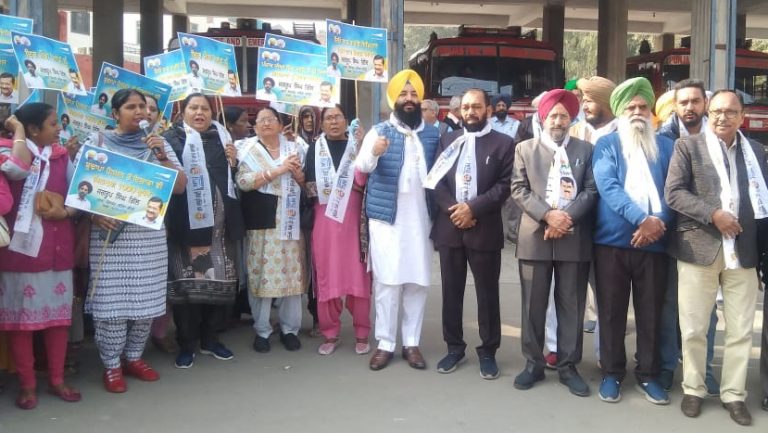 ਕੇਜ਼ਰੀਵਾਲ ਦੀ ਔਰਤਾਂ ਲਈ ਗਰੰਟੀ ਬਦਲੇ ਆਪ ਮਹਿਲਾ ਵਿੰਗ ਨੇ ਕੱਢੀ ਧੰਨਵਾਦ ਪੈਦਲ ਯਾਤਰਾ