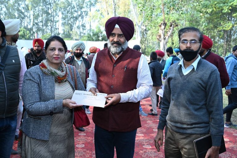 ਉਚੇਰੀ ਸਿੱਖਿਆ ਤੇ ਭਾਸ਼ਾਵਾਂ ਬਾਰੇ ਮੰਤਰੀ ਪਰਗਟ ਸਿੰਘ ਸਿੰਘ ਨੇ 22 ਸਹਾਇਕ ਪ੍ਰੋਫੈਸਰਾਂ ਨੂੰ ਨਿਯੁਕਤੀ ਪੱਤਰ ਸੌਂਪੇ