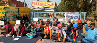 ਪੀ ਏ ਯੂ ਦੇ ਅਧਿਆਪਕਾਂ ਵਲੋਂ ਪੰਜਾਬ ਸਰਕਾਰ ਖਿਲਾਫ ਧਰਨਾ ਤੇ ਹੜਤਾਲ ਜਾਰੀ