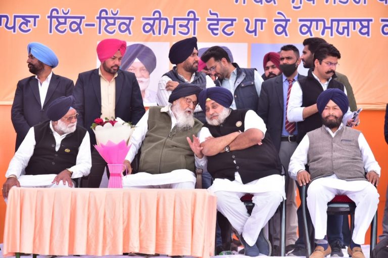 ਲੰਬੀ ਹਲਕੇ ਤੋਂ ਪਹਿਲੀ ਵਾਰ ਗਰਜ਼ੇ ਸਾਬਕਾ ਮੁੱਖ ਮੰਤਰੀ: ਆਪ ਨੂੰ ਵੋਟਾਂ ਨਾ ਪਾਉਣ ਕੀਤੀ ਅਪੀਲ