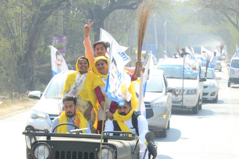 ਅਮਿਤ ਰਤਨ ਕੋਟਫੱਤਾ ਨੇ ਬਠਿੰਡਾ ਦਿਹਾਤੀ ਹਲਕੇ ਦਾ ਤੂਫਾਨੀ ਦੌਰਾ ਕੀਤਾ 