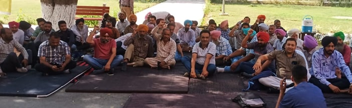 ਮਹਾਰਾਜਾ ਰਣਜੀਤ ਸਿੰਘ ਯੂਨੀਵਰਸਿਟੀ ਦੇ ਸਟਾਫ਼ ਵੱਲੋਂ ਤੀਜ਼ਾ ਦਿਨ ਕਲਮ ਛੋੜ ਹੜਤਾਲ ਜਾਰੀ