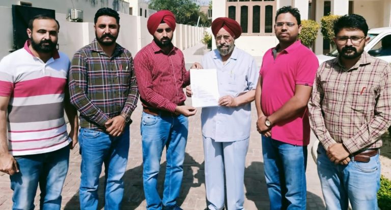 ਮੈਰੀਟੋਰੀਅਸ ਸਕੂਲ ਲੈਕਚਰਾਰ ਦੇ ਵਫ਼ਦ ਨੇ ਪੱਕਾ ਕਰਨ ਦੀ ਮੰਗ ਨੂੰ ਲੈ ਕੇ ਵਿਧਾਇਕ ਨੂੰ ਦਿੱਤਾ ਮੰਗ ਪੱਤਰ
