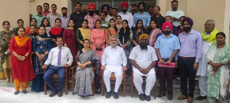 ਕੁੜੀਆਂ ਦਾ ਵਿੱਦਿਆ ਹਾਸਲ ਕਰਨ ਲਈ ਅੱਗੇ ਆਉਣਾ ਨਵੀਂ ਜਾਗਿ੍ਰਤੀ ਦਾ ਸੂਚਕ: ਲਾਲ ਚੰਦ ਕਟਾਰੂਚੱਕ