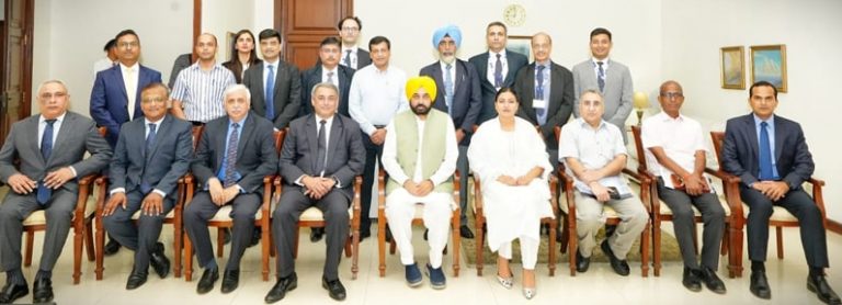 ਮੁੱਖ ਮੰਤਰੀ ਨੇ ਟਾਟਾ ਸਟੀਲ ਗਰੁੱਪ ਨੂੰ ਲੁਧਿਆਣਾ ਵਿੱਚ 2600 ਕਰੋੜ ਰੁਪਏ ਦੀ ਲਾਗਤ ਨਾਲ ਪਹਿਲਾ ਪਲਾਂਟ ਸਥਾਪਤ ਕਰਨ ਲਈ ਜ਼ਮੀਨ ਦਾ ਅਲਾਟਮੈਂਟ ਪੱਤਰ ਸੌਂਪਿਆ