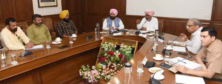 ਮੁਲਾਜ਼ਮਾਂ ਨੂੰ ਪੱਕਿਆਂ ਕਰਨ ਸਬੰਧੀ ਖਰੜਾ ਨੀਤੀ ਨੂੰ ਕੀਤਾ ਜਾ ਰਿਹੈ ਅੱਪਡੇਟ