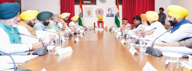 ਪੰਜਾਬ ਕੈਬਨਿਟ ਵੱਲੋਂ ਗ੍ਰਾਮ ਪੰਚਾਇਤਾਂ ਨੂੰ ਸਾਂਝੀ ਜ਼ਮੀਨ ਦੇ ਮਾਲਕੀ ਹੱਕ ਦੇਣ ਲਈ ਪੰਜਾਬ ਵਿਲੇਜ ਕਾਮਨ ਲੈਂਡਜ (ਰੈਗੁਲੇਸ਼ਨ) ਐਕਟ ਵਿੱਚ ਸੋਧ ਨੂੰ ਪ੍ਰਵਾਨਗੀ