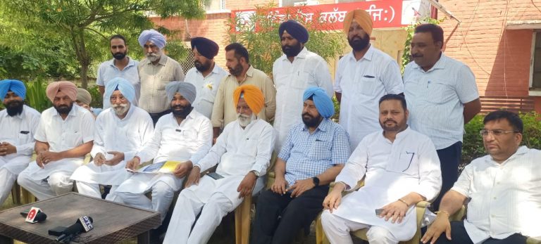 ਹਾਈ ਕਮਾਂਡ ਵੱਲੋਂ ਲਏ ਫ਼ੈਸਲਿਆਂ ਦਾ ਜ਼ਿਲ੍ਹਾ ਅਕਾਲੀ ਜਥੇਬੰਦੀ ਨੇ ਕੀਤਾ ਸਵਾਗਤ