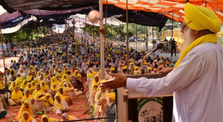 ਮੁੱਖ ਮੰਤਰੀ ਦੀ ਕੋਠੀ ਮੂਹਰੇ ਮਨਾਈ ਕਿਸਾਨਾਂ ਨੇ ਸੰਘਰਸ਼ੀ ਦੀਵਾਲੀ