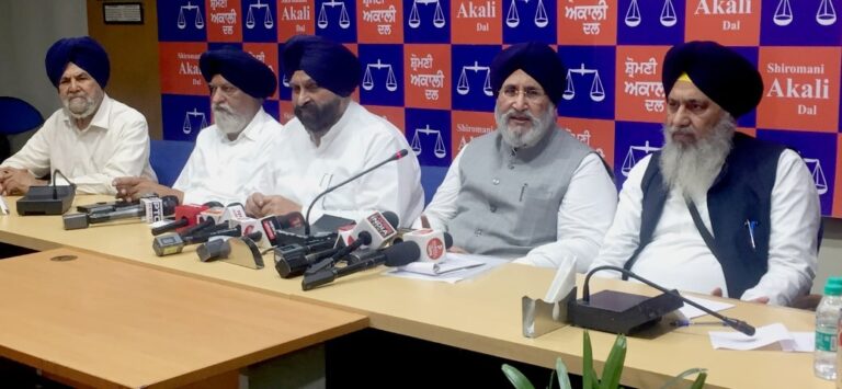 <strong>ਅਕਾਲੀ ਦਲ ਨੇ ਹੁਣ ਕੌਮੀ ਘੱਟ ਗਿਣਤੀ ਕਮਿਸ਼ਨ ਦੇ ਚੇਅਰਮੈਨ ਲਾਲਪੁਰਾ ‘ਤੇ ਬੀਬੀ ਜੰਗੀਰ ਕੌਰ ਦੇ ਹੱਕ ਵਿੱਚ ਲਾਮਬੰਦੀ ਕਰਨ ਦੇ ਲਗਾਏ ਦੋਸ</strong>
