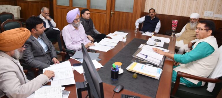 ਮਾਨ ਸਰਕਾਰ ਵੱਲੋਂ ਪੰਜਾਬ ਵਿੱਚ 300 ਮੈਗਾਵਾਟ ਦੇ ਕੈਨਾਲ ਟਾਪ ਅਤੇ ਫਲੋਟਿੰਗ ਸੋਲਰ ਪਾਵਰ ਪ੍ਰਾਜੈਕਟ ਲਗਾਏ ਜਾਣਗੇ: ਅਮਨ ਅਰੋੜਾ
