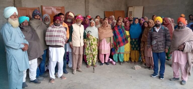 ਖਿਆਲੀਵਾਲਾ ਦੇ ਮਜਦੂਰਾਂ ਨੇ ਨਰੇਗਾ ’ਚ ਪੱਖਪਾਤੀ ਨੀਤੀ ਵਿਰੁਧ ਜਤਾਇਆ ਰੋਸ਼