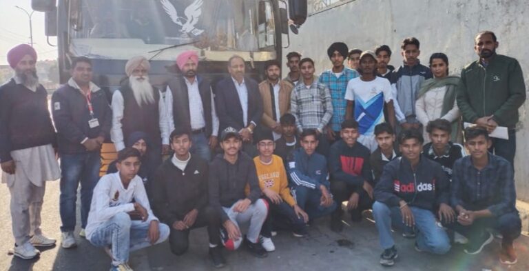 ਰਾਜ ਪੱਧਰੀ ਸੈਕੰਡਰੀ ਖੇਡਾਂ ਲਈ ਬਠਿੰਡਾ ਜ਼ਿਲ੍ਹੇ ਦੇ ਖਿਡਾਰੀ ਸੰਗਰੂਰ ਲਈ ਰਵਾਨਾ
