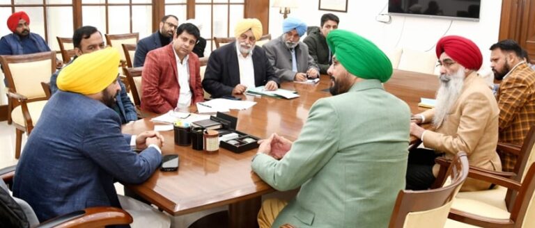 ਮੁੱਖ ਮੰਤਰੀ ਵੱਲੋਂ ਸੂਬੇ ਵਿਚ ਸਾਉਣੀ ਰੁੱਤ ਦੀਆਂ ਫਸਲਾਂ ਅਤੇ ਬੀਜਾਂ ਬਾਰੇ ਤਿਆਰੀਆਂ ਦਾ ਜਾਇਜ਼ਾ ਲੈਣ ਲਈ ਖੇਤੀਬਾੜੀ ਅਫ਼ਸਰਾਂ ਨਾਲ ਵਿਚਾਰ-ਚਰਚਾ