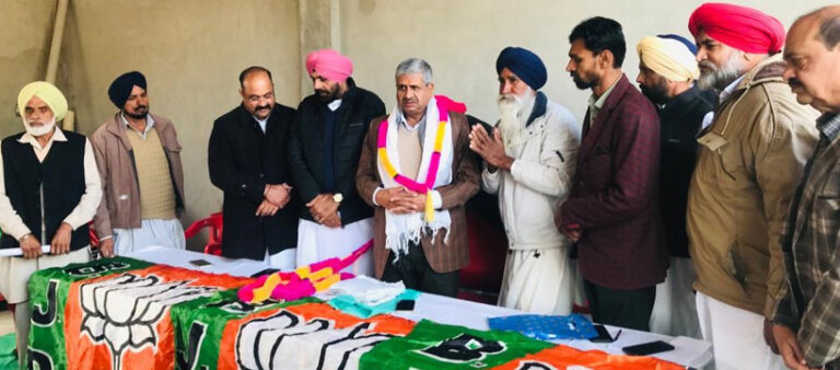 ਭਾਜਪਾ ਦੇ ਨਵੇਂ ਪ੍ਰਧਾਨ ਸਰੂਪ ਚੰਦ ਸਿੰਗਲਾ ਨੇ ਸਰਕਲ ਪ੍ਰਧਾਨਾਂ ਨਾਲ ਕੀਤੀ ਮੀਟਿੰਗ