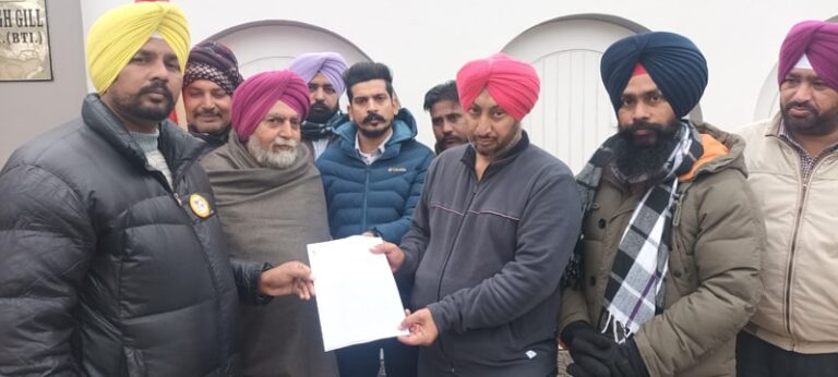 ਥਰਮਲ ਦੇ ਠੇਕਾ ਮੁਲਾਜ਼ਮਾਂ ਨੇ ਹਲਕਾ ਵਿਧਾਇਕ ਨੂੰ ਦਿੱਤਾ ਮੰਗ-ਪੱਤਰ
