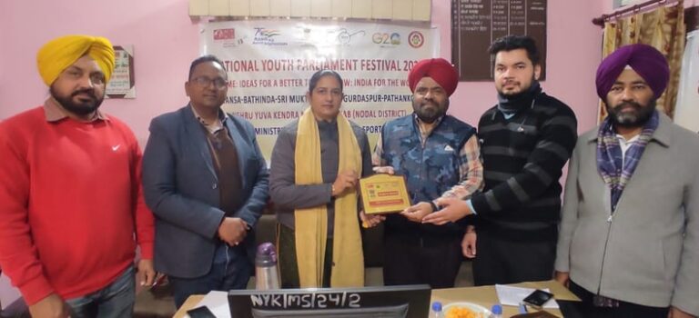 ਨੋਜਵਾਨਾਂ ਨੂੰ ਵਾਤਾਵਰਣ ਨੂੰ ਹਰਿਆ ਰੱਖਣ ਲਈ ਪਿੰਡਾਂ ਵਿੱਚ ਮਿੰਨੀ ਜੰਗਲ ਲਾਉਣ ਦੀ ਅਪੀਲ-ਡਾ ਵਿਜੈ ਸਿੰਗਲਾ
