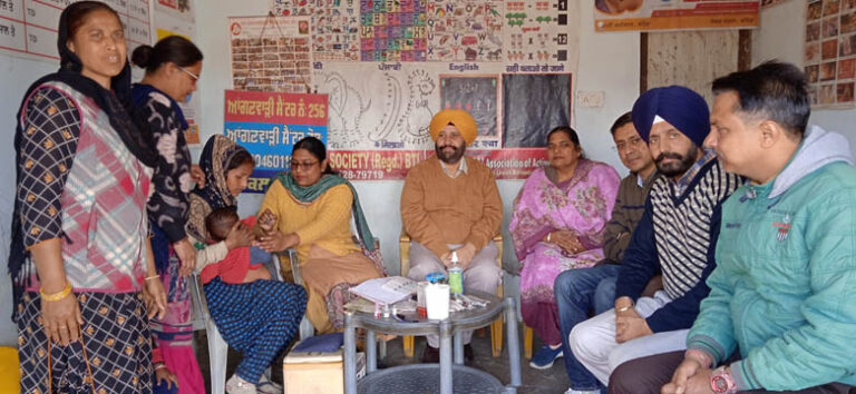 ਸਿਵਲ ਸਰਜਨ ਨੇ ਵਿਸ਼ੇਸ਼ ਟੀਕਾਕਰਨ ਮੁਹਿੰਮ ਦੌਰਾਨ ਆਂਗਣਵਾੜੀ ਸੈਂਟਰ ਫੇਸ 2 ਦਾ ਕੀਤਾ ਦੌਰਾ