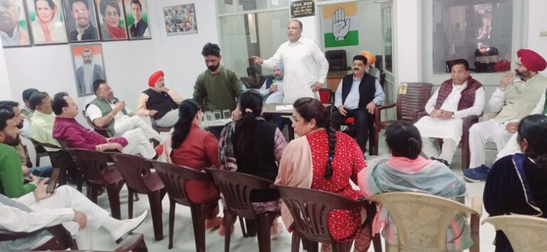 ਮੇਅਰ ਨੂੰ ਪਾਰਟੀ ਵਿਚੋਂ ਕੱਢਣ ਤੋਂ ਬਾਅਦ ਕਾਂਗਰਸੀ ਕੋਂਸਲਰਾਂ ਨੇ ਰਣਨੀਤੀ ਬਣਾਉਣ ਲਈ ਕੀਤੀ ਮੀਟਿੰਗ