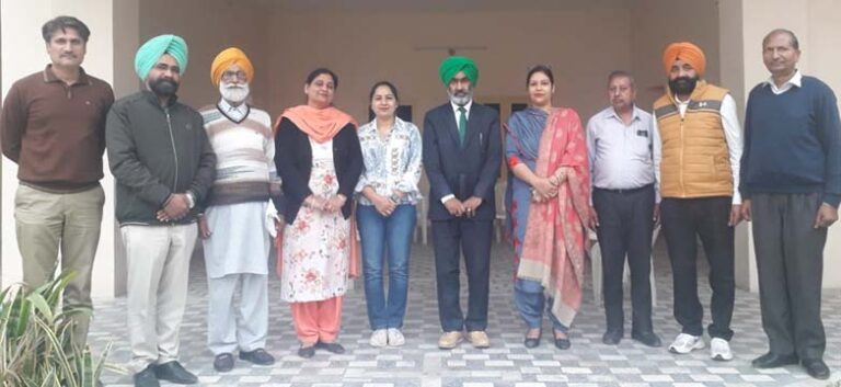 ਸਾਹਿਤ ਸਿਰਜਨਾ ਮੰਚ ਦੀ ਮੀਟਿੰਗ ਵਿਚ ਚੱਲਿਆ ਰਚਨਾਵਾਂ ਦਾ ਦੌਰ, ਗ਼ਜ਼ਲ ਸੰਗ੍ਰਹਿ ’ਟੂਮਾਂ’ ’ਤੇ ਗੋਸ਼ਟੀ 19 ਨੂੰ