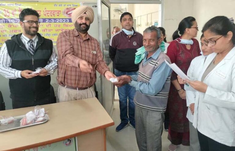 ਦੰਦਾਂ ਦੀ ਸਾਂਭ-ਸੰਭਾਲ ਸਬੰਧੀ 35ਵਾਂ ਪੰਦਰਵਾੜਾ ਸਮਾਪਤ,ਲੋੜਵੰਦ ਮਰੀਜ਼ਾਂ ਨੂੰ ਮੁਫ਼ਤ ਡੈਂਚਰ ਵੰਡੇ: ਡਾ. ਢਿੱਲੋਂ