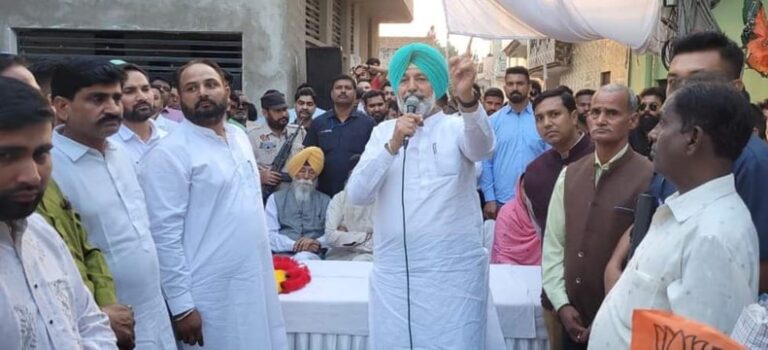 ਬਲਬੀਰ ਸਿੰਘ ਸਿੱਧੂ ਦੀ ਅਗਵਾਈ ਹੇਠ 100 ਤੋਂ ਵੱਧ ਕਾਂਗਰਸੀਆਂ ਨੇ ਫੜਿਆ ਭਾਜਪਾ ਦਾ ਪੱਲਾ