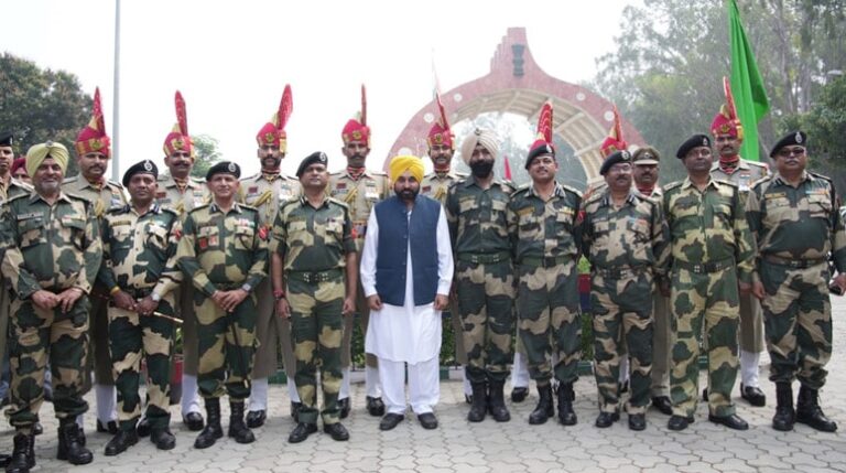 ਮੁੱਖ ਮੰਤਰੀ ਵੱਲੋਂ ਹੁਸੈਨੀਵਾਲਾ ਸਮਾਰਕ ਦੇ ਮੁਕੰਮਲ ਕਾਇਆ-ਕਲਪ ਦਾ ਐਲਾਨ