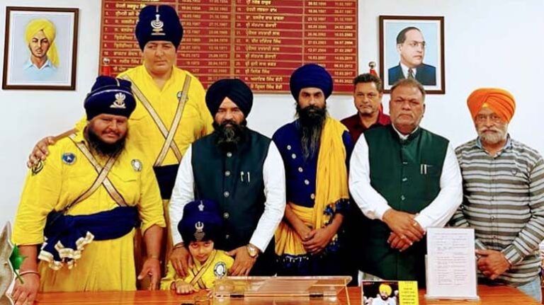 ਡਿਪਟੀ ਸਪੀਕਰ ਜੈ ਕ੍ਰਿਸ਼ਨ ਸਿੰਘ ਰੋੜੀ ਵੱਲੋਂ “ਭਾਰਤ ਦੀ ਸ਼ਾਨ ਡਾਇਮੰਡ ਐਵਾਰਡ” ਜੇਤੂ ਦਲੇਰ ਖ਼ਾਲਸਾ ਗੱਤਕਾ ਗਰੁੱਪ ਸਨਮਾਨਿਤ