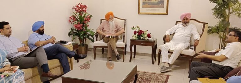 ਵਿੱਤ ਮੰਤਰੀ ਚੀਮਾ ਤੇ ਸਥਾਨਕ ਸਰਕਾਰਾਂ ਮੰਤਰੀ ਨਿੱਜਰ ਵੱਲੋਂ ਅਵਾਰਾ ਪਸ਼ੂਆਂ ਦੇ ਮੁੱਦਿਆਂ ਨਾਲ ਸਾਂਝੇ ਤੌਰ ’ਤੇ ਨਜਿੱਠਣ ਲਈ ਅੰਤਰ-ਵਿਭਾਗੀ ਮੀਟਿੰਗ