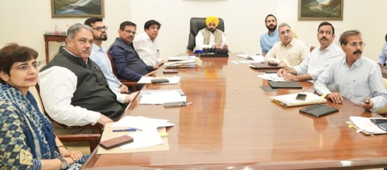 ਮੁੱਖ ਮੰਤਰੀ ਨੇ 30 ਜੂਨ ਤੱਕ ਹੜ੍ਹ ਰੋਕੂ ਪ੍ਰਬੰਧ ਮੁਕੰਮਲ ਕਰਨ ਅਤੇ ਜਲ ਸਰੋਤਾਂ ਦੀ ਸਫ਼ਾਈ ਕਰਨ ਦੇ ਦਿੱਤੇ ਹੁਕਮ