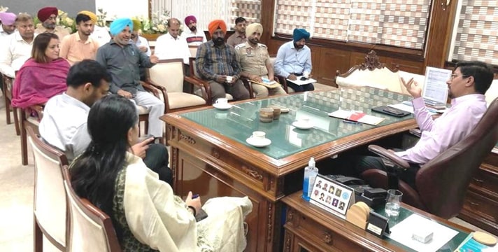 ਆਟੋ ਰਿਕਸ਼ਿਆਂ ਦੇ ਕਾਰਣ ਵਧ ਰਹੀ ਟਰੈਫ਼ਿਕ ਸਮੱਸਿਆ ਤੋਂ ਜਲਦ ਮਿਲੇਗੀ ਨਿਯਾਤ : ਸ਼ੌਕਤ ਅਹਿਮਦ ਪਰੇ