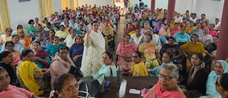 ਆਂਗਣਵਾੜੀ ਮੁਲਾਜ਼ਮ ਯੂਨੀਅਨ ਦੇ ਮਾਲਵਾ ਖੇਤਰ ਦੇ ਆਗੂਆਂ ਦੀ ਬਠਿੰਡਾ ਵਿਖੇ ਹੋਈ ਮੀਟਿੰਗ