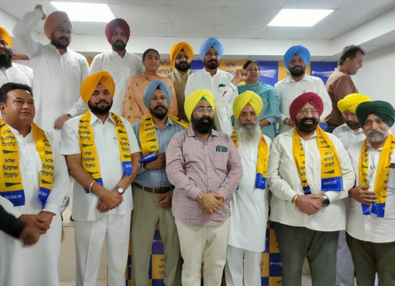 ਲੁਧਿਆਣਾ ਦੀਆਂ ਪ੍ਰਮੁੱਖ ਹਸਤੀਆਂ ਆਮ ਆਦਮੀ ਪਾਰਟੀ ਵਿੱਚ ਹੋਇਆਂ ਸ਼ਾਮਲ