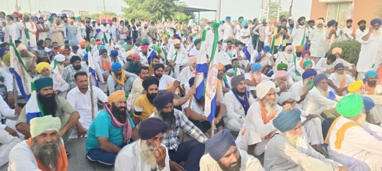 ਜੀਦਾ ਟੋਲ ਪਲਾਜ਼ੇ ਵਾਲਿਆਂ ਦੀ ਗੁੰਡਾਗਰਦੀ: ਕਿਸਾਨ ਆਗੂ ਦੀ ਪੱਗ ਲਾਹੀ, ਹੋਇਆ ਪਰਚਾ ਦਰਜ਼