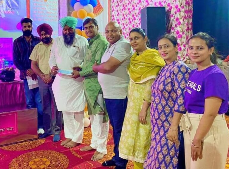 ਸਪੀਕਰ ਕੁਲਤਾਰ ਸਿੰਘ ਸੰਧਵਾਂ ਵਲੋਂ ਸ਼੍ਰੀ ਖਾਟੂ ਸ਼ਾਮ ਸੇਵਾ ਸੰਮਤੀ ਨੂੰ 1 ਲੱਖ 11 ਹਜ਼ਾਰ ਦਾ ਚੈਕ ਭੇਟ