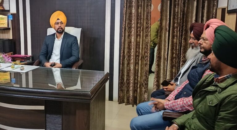 ਆਈ.ਏ.ਐੱਸ. ਸਿਮਰਨਦੀਪ ਸਿੰਘ ਦੰਦੀਵਾਲ ਨੇ ਤਰਨਤਾਰਨ ਵਿਖੇ ਐੱਸ.ਡੀ.ਐੱਮ. ਵਜੋਂ ਸੰਭਾਲਿਆ ਅਹੁੱਦਾ