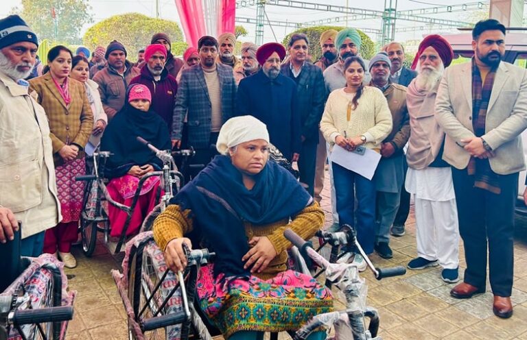 ਸੂਬਾ ਸਰਕਾਰ ਦਾ ਮੁੱਖ ਟੀਚਾ ਹਰ ਵਿਅਕਤੀ ਤੱਕ ਮੁੱਢਲੀਆਂ ਸਿਹਤ ਸੇਵਾਵਾਂ ਸਮੇਂ-ਸਿਰ ਪਹੁੰਚਾਉਣਾ : ਐਮਐਲਏ ਜਗਰੂਪ ਗਿੱਲ