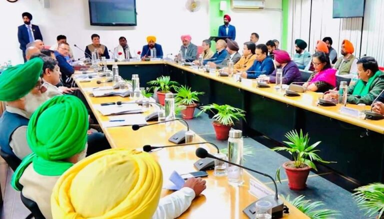 ਦਿੱਲੀ ਕੂਚ: ਕਿਸਾਨਾਂ ਤੇ ਸਰਕਾਰ ਵਿਚਕਾਰ ਤੀਜੀ ਵਾਰ ਹੋਈ ਮੀਟਿੰਗ ਮੁੜ ਰਹੀ ਬੇਸਿੱਟਾ