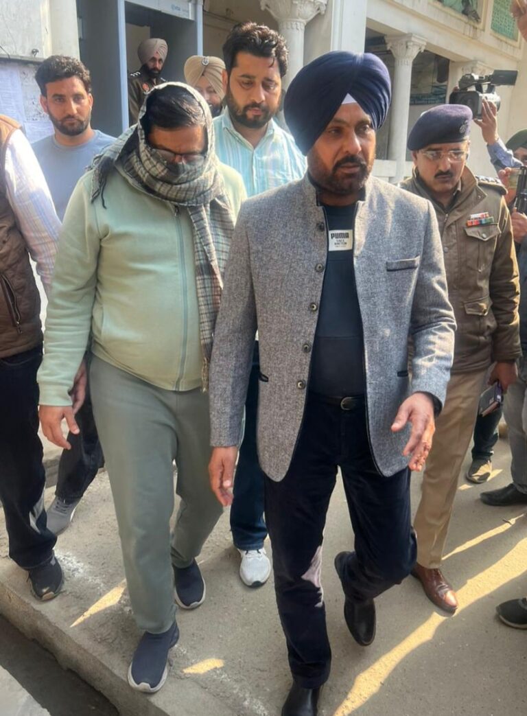 ਮੁਲਜਮ ਪ੍ਰਦੀਪ ਕਲੇਰ ਨੂੰ ਗ੍ਰਿਫਤਾਰ ਕਰਨ ਸਮੇਂ ਦੀ ਫ਼ਾਈਲ ਫ਼ੋਟੋ