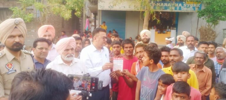 ਐਕਸਾਈਜ਼ ਵਿਭਾਗ ਨੇ ਪੁਲਿਸ ਦੇ ਸਹਿਯੋਗ ਨਾਲ ਨਜਾਇਜ਼ ਸ਼ਰਾਬ ਦੀ ਵਰਤੋਂ ਨੂੰ ਰੋਕਣ ਲਈ ਚਲਾਈ ਜਾਗੁਰਕਤਾ ਮੁਹਿੰਮ