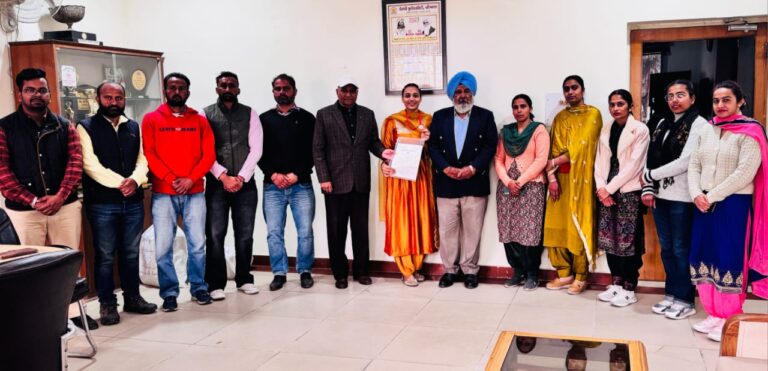 ਮਾਲਵਾ ਕਾਲਜ ਦੀ ਸ਼ਰਨਦੀਪ ਕੌਰ ਨੇ ਪੜ੍ਹਾਈ ਅਤੇ ਖੇਡਾਂ ਵਿੱਚ ਕੀਤਾ ਕਾਲਜ ਦਾ ਨਾਮ ਰੋਸ਼ਨ