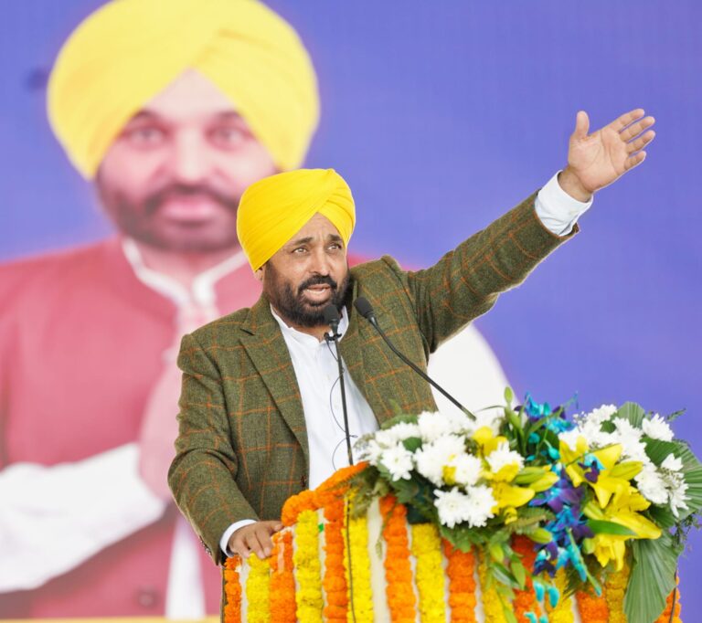 ਚਰਚਾਵਾਂ ਦਾ ਦੌਰ ਖ਼ਤਮ; ਭਗਵੰਤ ਮਾਨ ਹੋ ਰਹੇ ਹਨ ਮੋਗਾ ਰੈਲੀ ‘ਚ ਸ਼ਾਮਲ